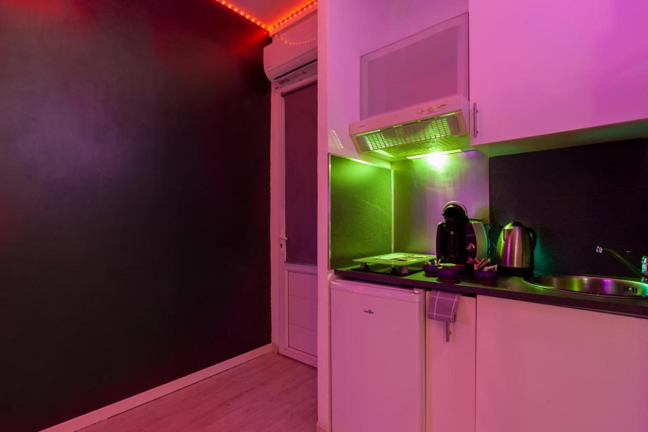 Love Room Avec Balneo Toulon Buitenkant foto
