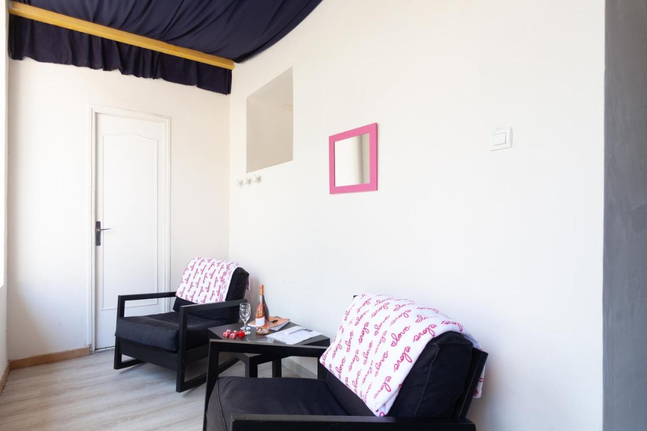 Love Room Avec Balneo Toulon Buitenkant foto